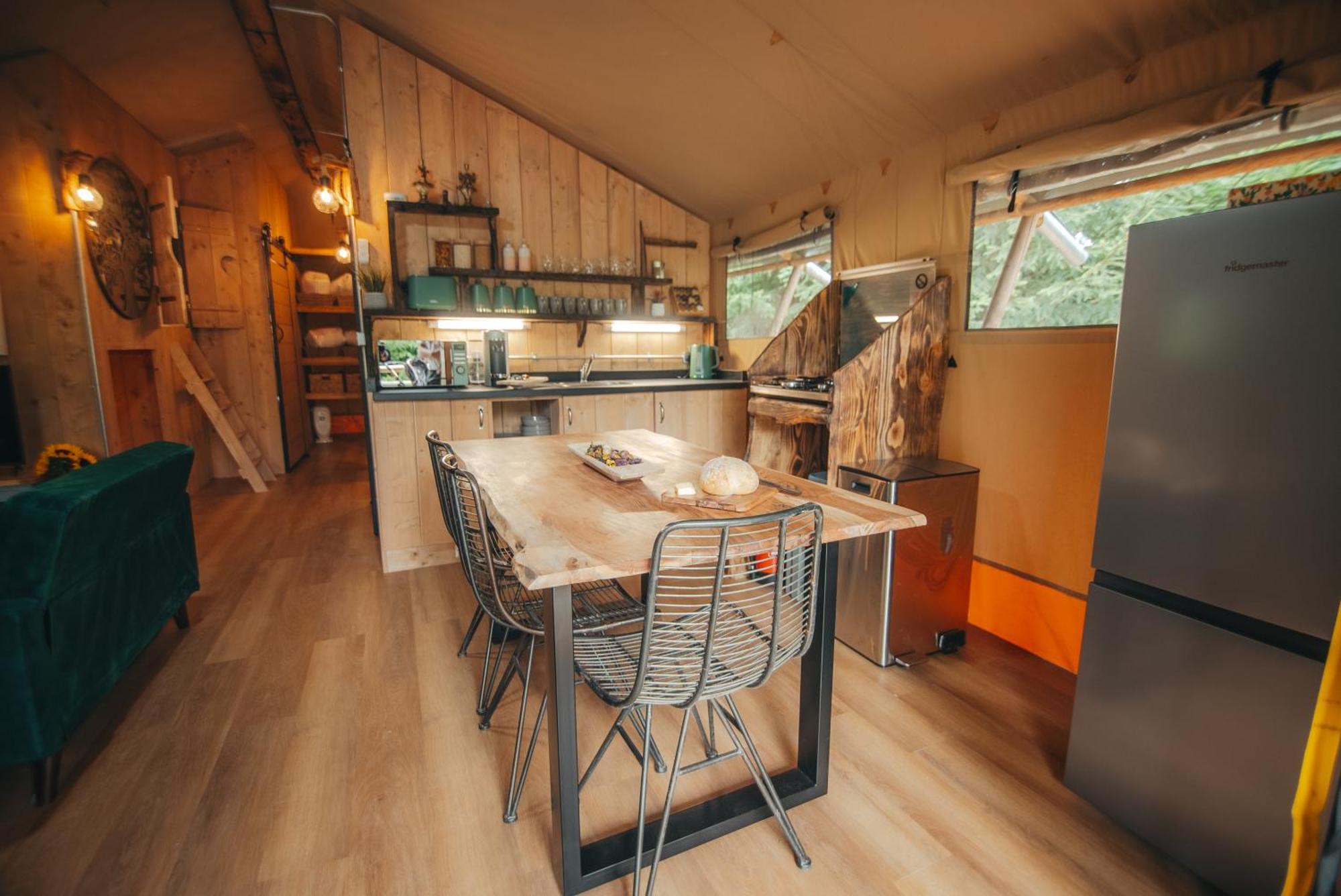 Cosy Forest Lodge Penrhos  Exterior photo