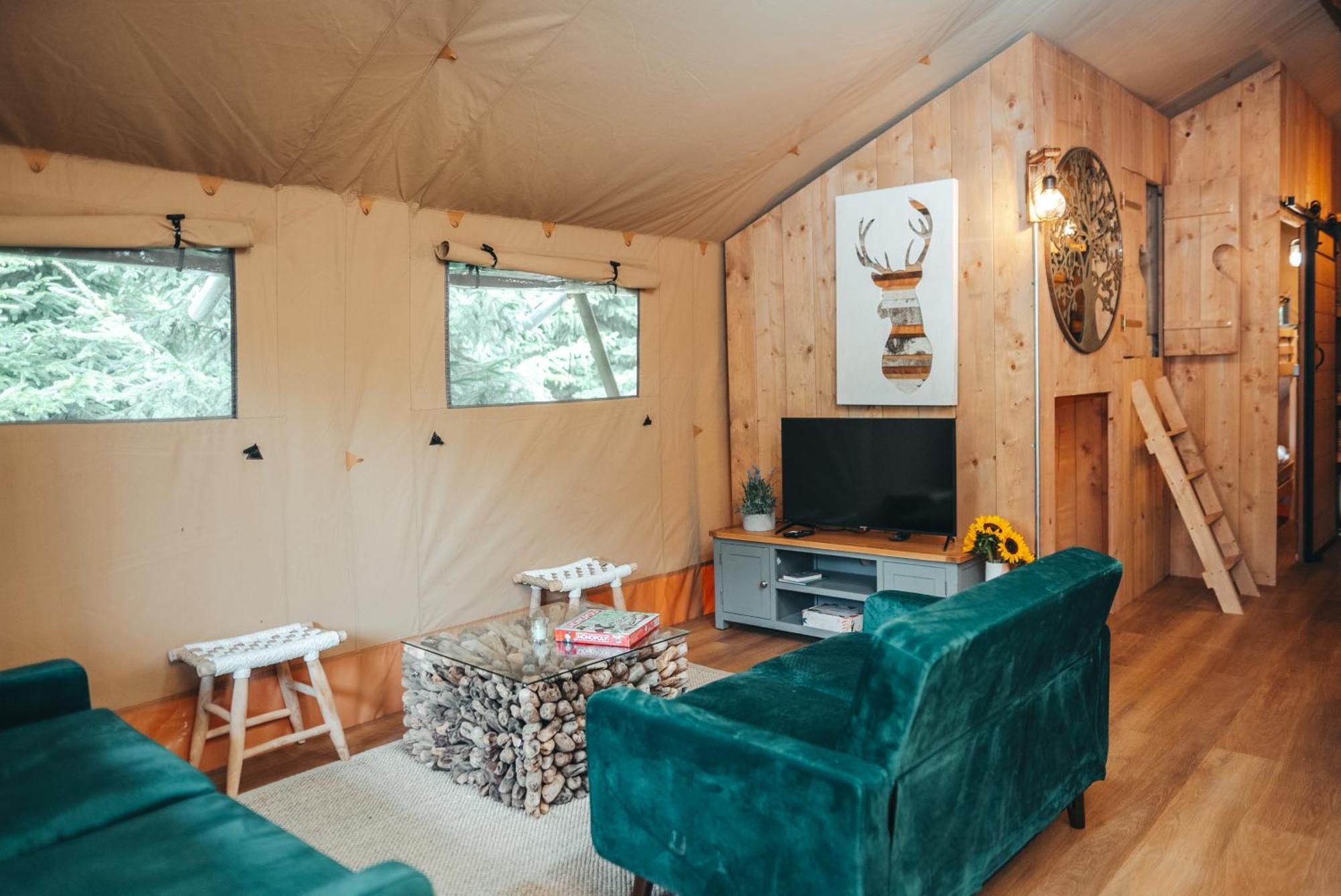Cosy Forest Lodge Penrhos  Exterior photo